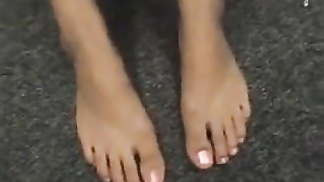 mexican feet at shoestore