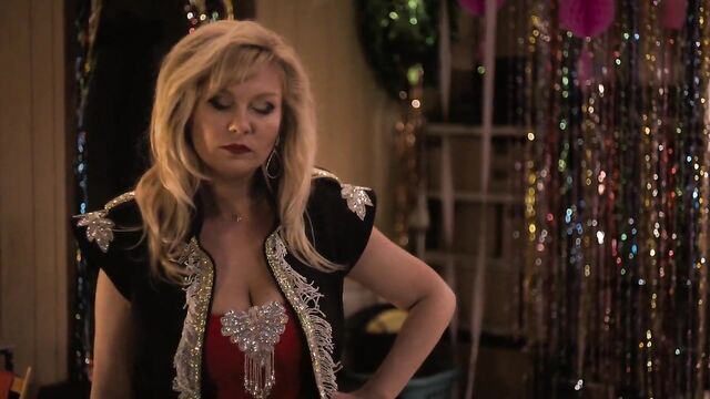 Kirsten Dunst - 'On Becoming a God in Central Florida' s1e02