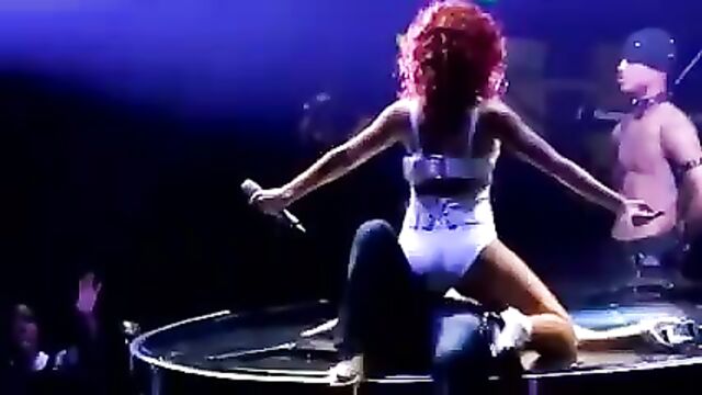 Rihanna lapdance for female fan.