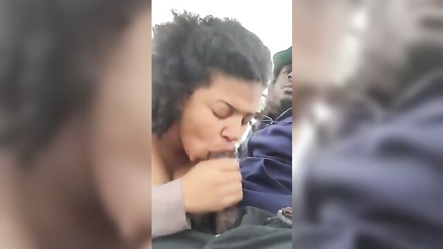 outdoor ebony girlfriend blowojob