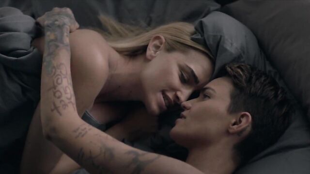 Ruby Rose and Brianne Howey - ''Batwoman'' s1e04