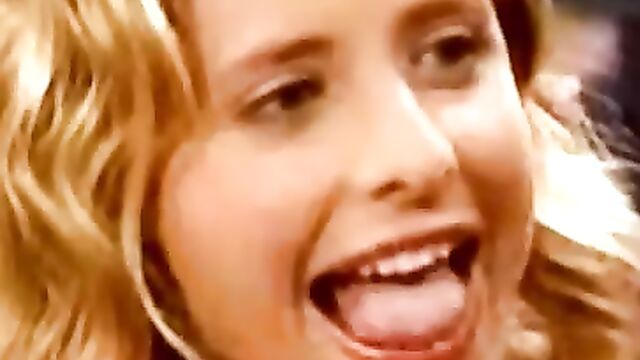 Sarah Michelle Gellar - Tongue Talent