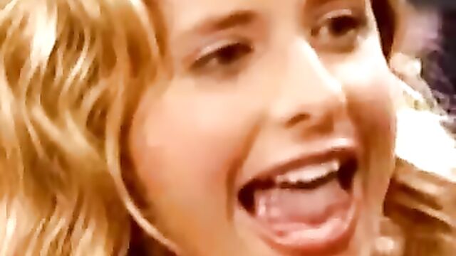 Sarah Michelle Gellar - Tongue Talent