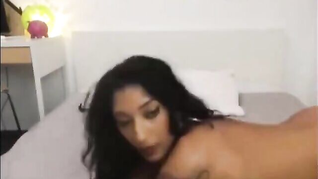 Inked Trini Babe Twerking Nude On Cam
