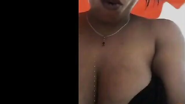 caught big tits nipple slip live