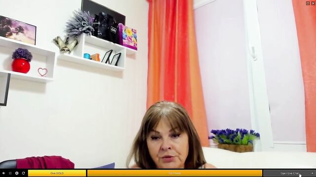 bustyannaxxx webcam live