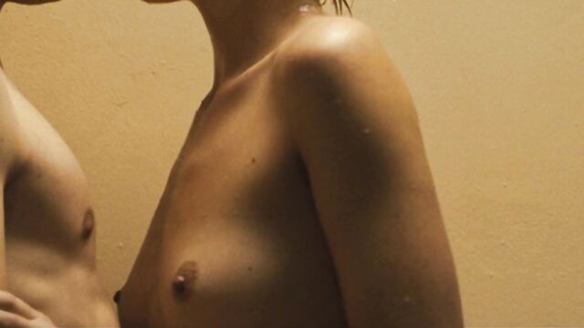 Margot Robbie in DREAMLAND – topless, tits, nipples, nude, boobs