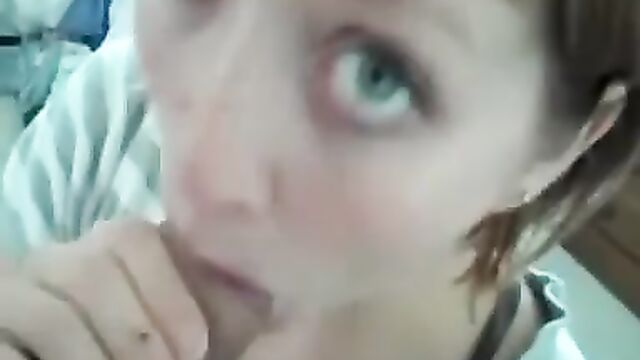 vid1Cute Red CIn HMouth