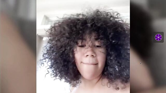 Hoehuxtable Curly Hair Cam girl