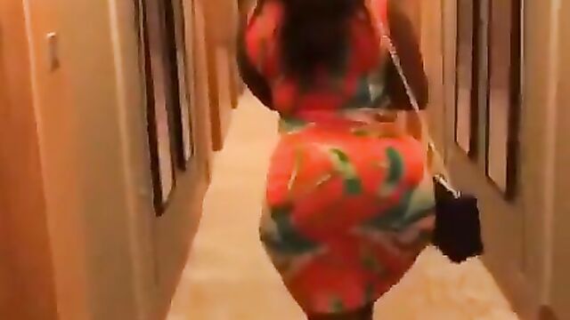 Big booty walkaway