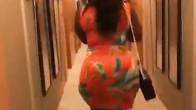 Big booty walkaway