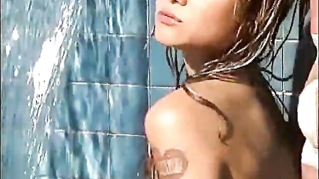 Tila Nguyen aka Tila Tequelia - You Make Me Wet