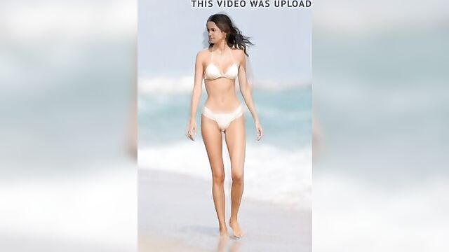 Sofia Resing - Bikini in Miami
