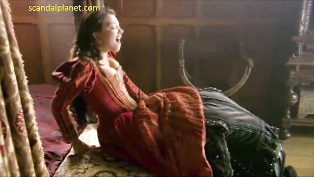 Natalie Dormer Nude Boobs In The Tudors ScandalPlanet.Com