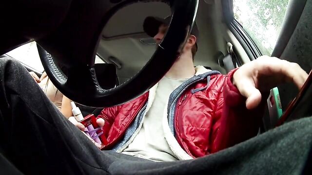 Slow blowjob from prostitute in car