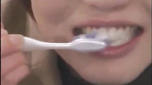 nozomi kasiwagi washes her dirty mouth with cum toothpaste