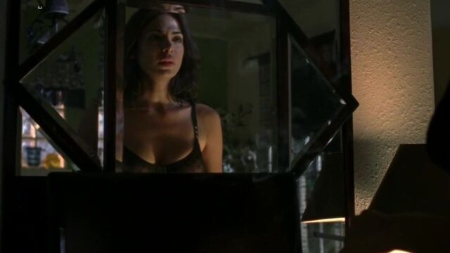 Moran Atias- Crash s2e07 02