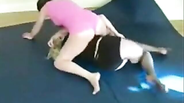 Russian catfight indoor brawl women wrestling sexfight 2