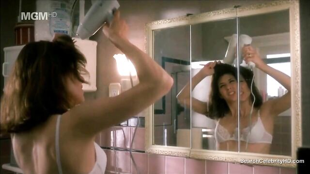 Marisa Tomei nude - Untamed Heart