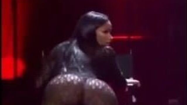 NICKI MINAJ POV ASS DANCE