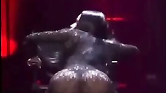 NICKI MINAJ POV ASS DANCE