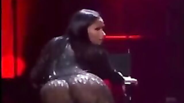 NICKI MINAJ POV ASS DANCE