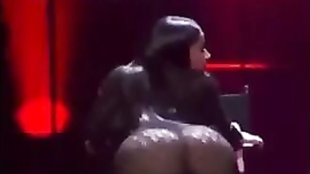 NICKI MINAJ POV ASS DANCE