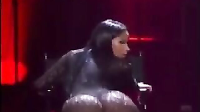 NICKI MINAJ POV ASS DANCE