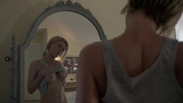 Kathleen Robertson topless