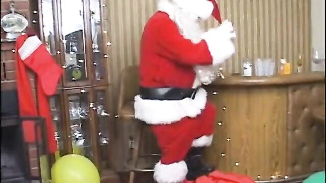 Big ass mature lady sucks and fucks a fat Santa's cock