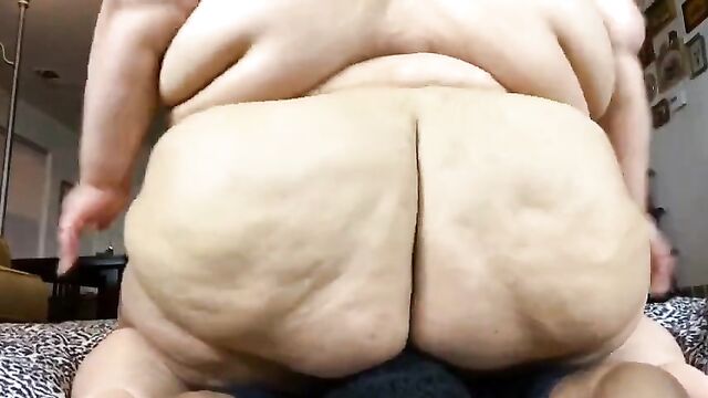 SSBBW Heavy Ass Facesitting