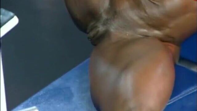 Black babe in Gym workout DMvideos