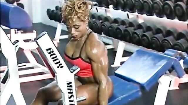 Black babe in Gym workout DMvideos