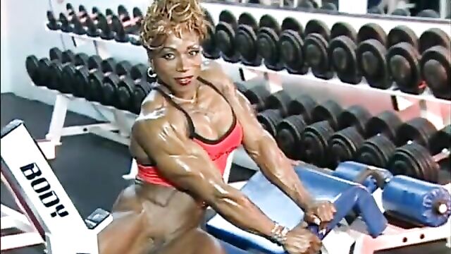 Black babe in Gym workout DMvideos