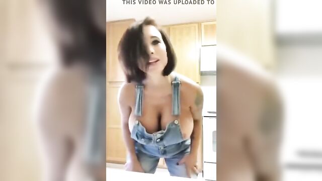 Big Boobs in Dungarees