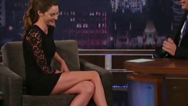 Shailene Woodley Sexy and Hot Legs in TV Show