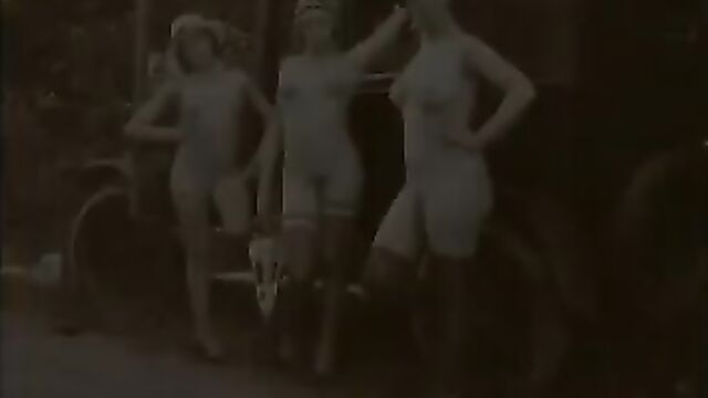 Vintage Nude Pinup Photos c. 1900