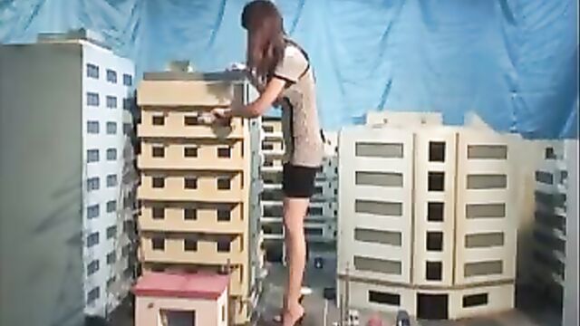 Asian Giantess City 3