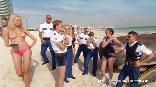 Irina Voronina topless - Reno 911! Miami (2007)