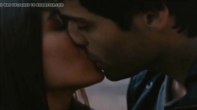 Victoria Justice What A Hot Kisser She Is