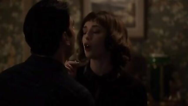 Lizzy Caplan - Masters of Sex 02