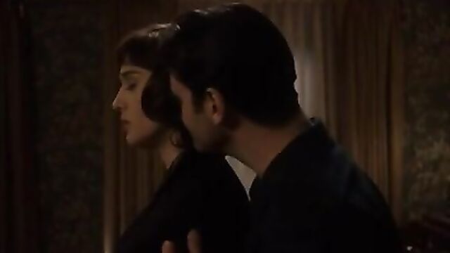 Lizzy Caplan - Masters of Sex 02
