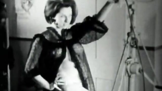 June Palmer is a Striptease Goddess (1950s Vintage)
