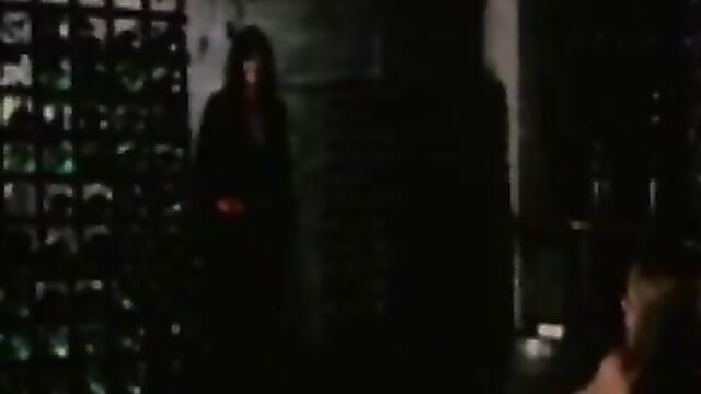 Sally Faulkner - Vampyres 02
