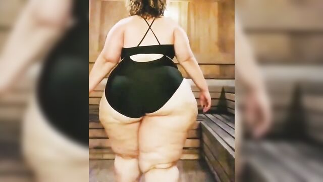 Ssbbw with huge thighs and massive butt