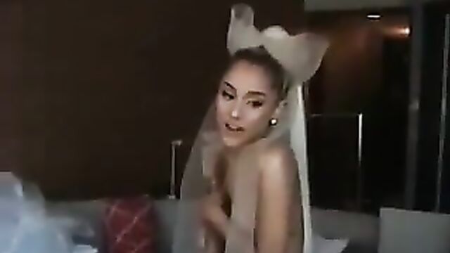 Ariana Grande Hot hides her little tits