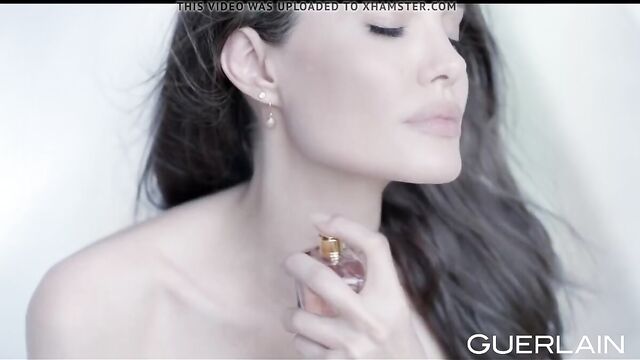 Angelina Jolie Pub Guerlain