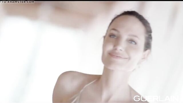 Angelina Jolie Pub Guerlain