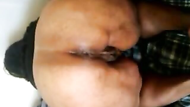 Black Woman Winking Anus and Showing Sweet Muscle Control!