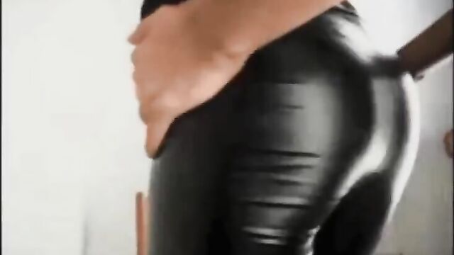 wetlook leather leggings cumshot on ass